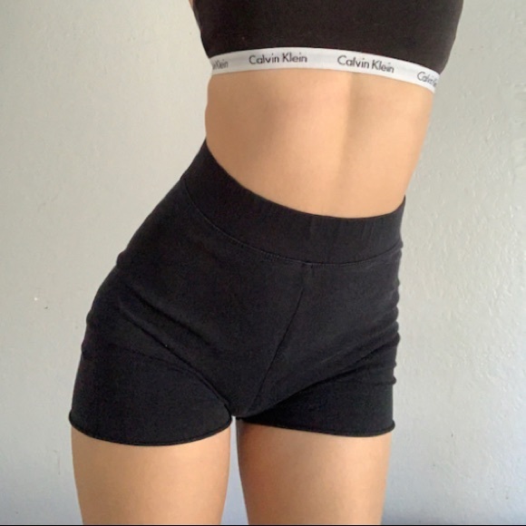 Black high waisted shorts - Picture 1 of 2